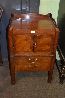 Lot 351 - George III mahogany bedside commode