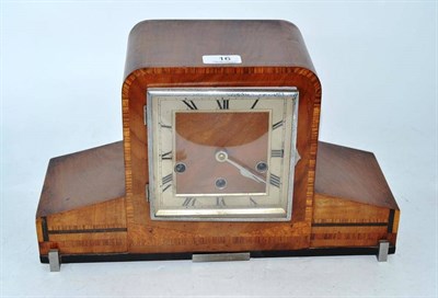 Lot 16 - An Art Deco chiming mantel clock
