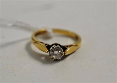 Lot 69 - A 9ct gold diamond solitaire ring