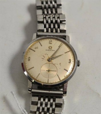Lot 86 - A gentleman's stainless steel cased wristwatch, signed Omega, with original box