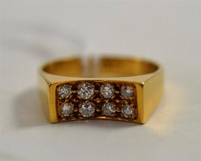 Lot 92 - A shaped diamond 'grid' ring stamped '18ct'