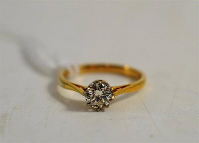 Lot 93 - A diamond solitaire ring