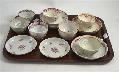 Lot 146 - A tray of late 18th/early 19th century tea bowls and saucers