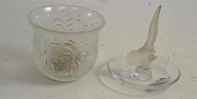 Lot 339 - A Lalique bird mounted pin dish and a boxed Lalique tea light holder