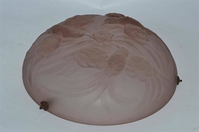 Lot 371 - An Art Deco pale pink frosted plaffonier