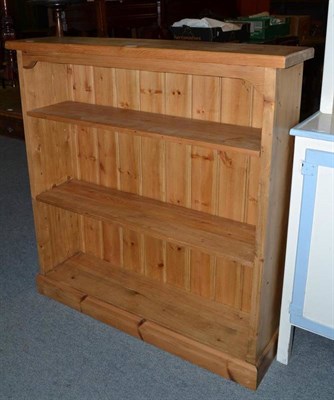 Lot 638 - Pine bookcase