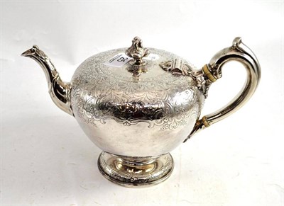 Lot 25 - Edinburgh silver teapot