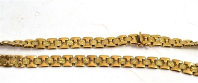 Lot 72 - A 9ct gold necklace
