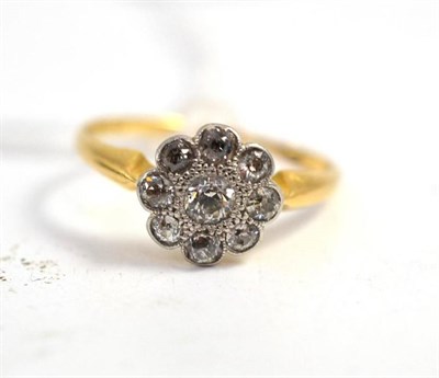 Lot 93 - A diamond cluster ring