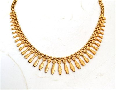 Lot 107 - A 9ct gold fringe necklace