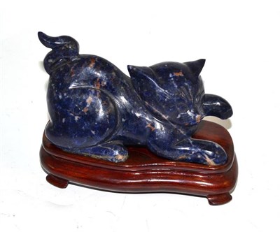 Lot 158 - Chinese blue hardstone (probably sodalite) cat