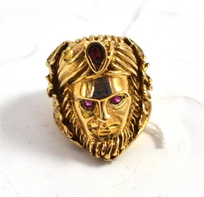 Lot 278 - A 9ct gold ring depicting King Midas