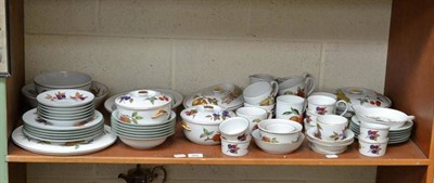 Lot 365 - Royal Worcester Evesham dinner and teawares