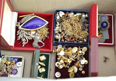 Lot 403 - Box collar studs, assorted costume jewellery and silver gilt cufflinks