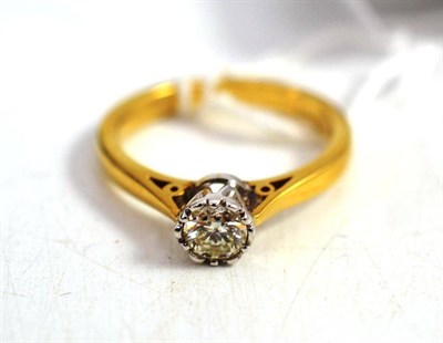 Lot 412 - A 9ct gold diamond solitaire ring