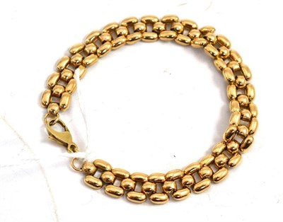 Lot 420 - A 9ct gold bracelet