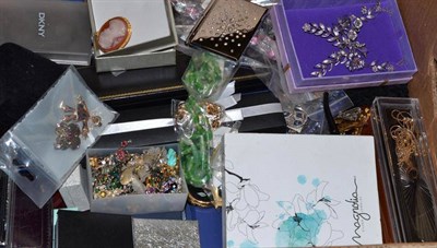 Lot 461 - A large box of costume jewellery including rings, necklaces, brooches, etc