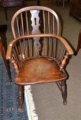 Lot 660 - 19th century oak and elm Windsor chair