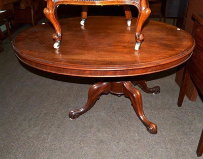 Lot 662 - Victorian mahogany loo table