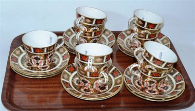 Lot 21 - Nine Royal Crown Derby 'Imari' pattern 1128 cups and eleven saucers (two sizes) (20)