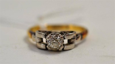 Lot 108 - A diamond solitaire ring