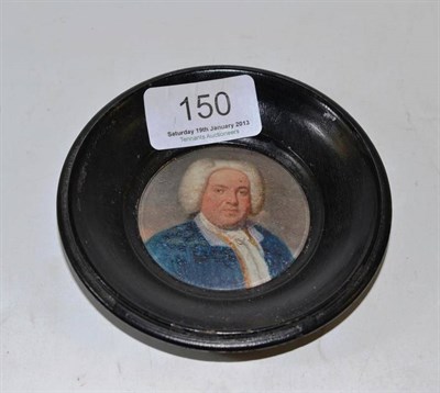 Lot 150 - Miniature portrait of a gentleman in a wig (circular)
