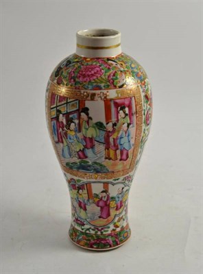 Lot 168 - A 19th century Cantonese porcelain vase