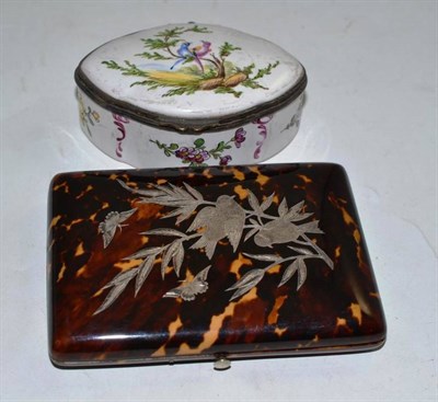 Lot 238 - Tortoiseshell cigarette case (a.f.) and an enamel oval snuff box (2)