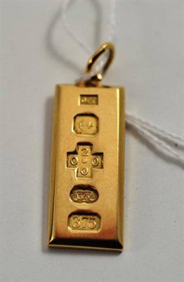 Lot 246 - A 9ct gold ingot