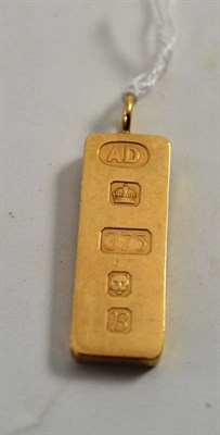 Lot 270 - A 9ct gold ingot