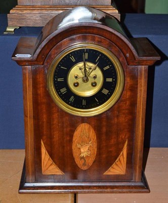 Lot 359 - An Edwardian inlaid mahogany mantel clock with visible Brocot escapement