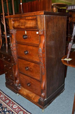 Lot 513 - A Victorian five height pedestal chest