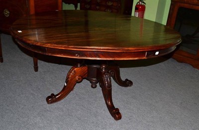 Lot 628 - A Victorian plum pudding mahogany circular table