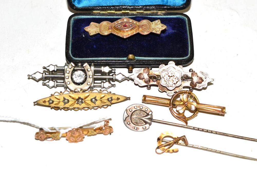 Lot 160 - A 9ct gold Victorian bar brooch, five other brooches and two stick pins