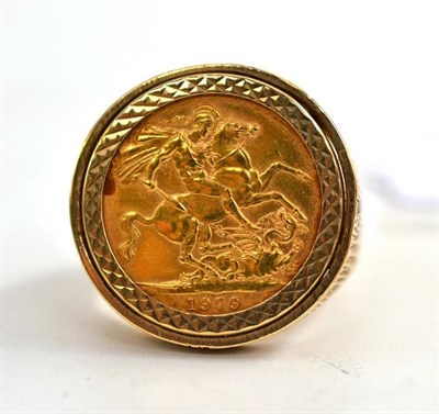 Lot 168 - A 1979 sovereign ring in a 9ct gold mount