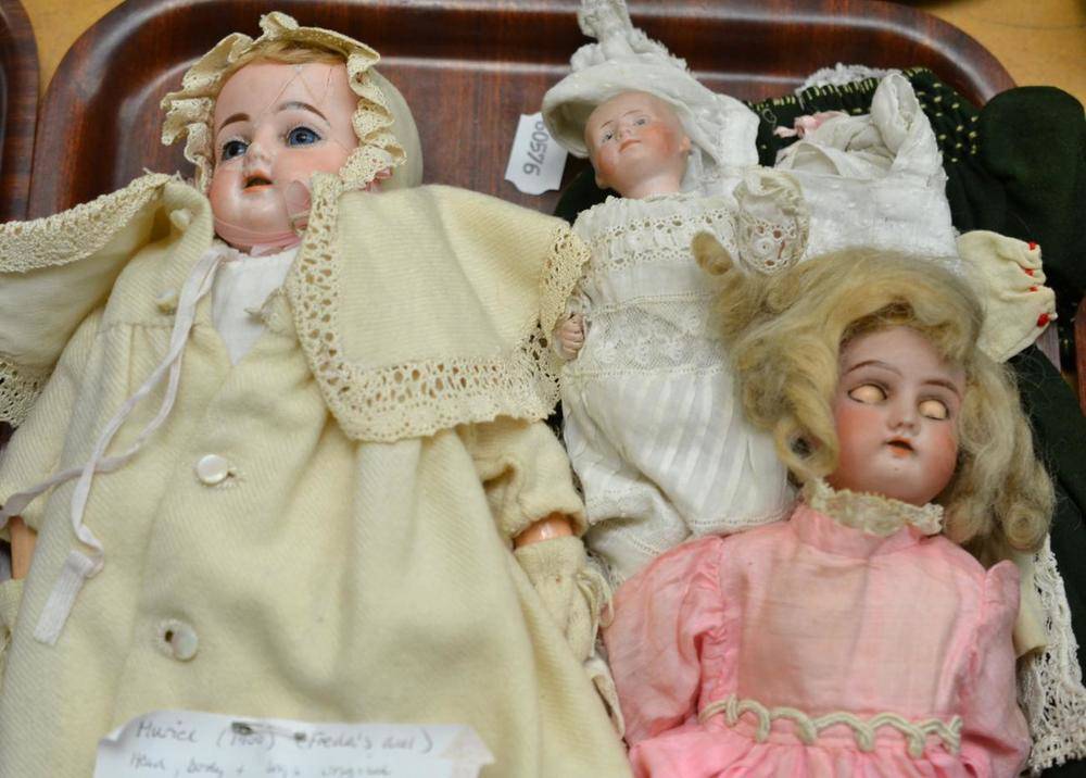 Lot 31 - Kestner bisque shoulder head doll 'Muriel' fully dressed with extra clothes (face a.f.),...