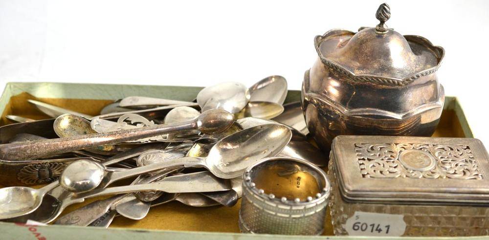 Lot 199 - A quantity of small silver