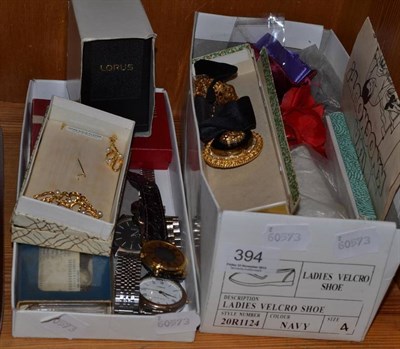 Lot 394 - A collection of assorted costume jewellery and watches etc