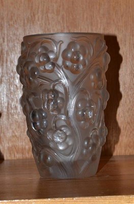 Lot 456 - A René Lalique ";Raisins"; frosted and clear No.1032 glass vase, moulded in relief with...