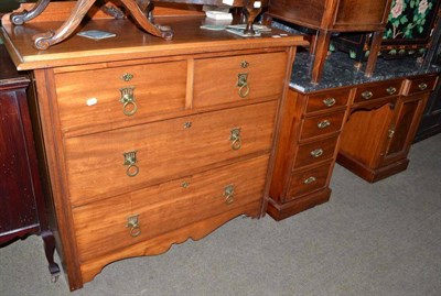 Lot 549 - A late Victorian marble top washstand and mahogany three height chest of drawers