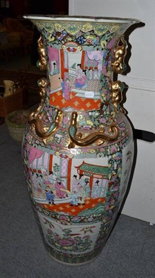 Lot 727 - A large modern Chinese famille rose vase