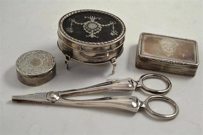 Lot 85 - A silver and tortoiseshell pique trinket box, a pair of modern silver grape scissors, a...