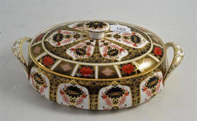 Lot 182 - A Royal Crown Derby Imari pattern 1128 vegetable dish, and cover