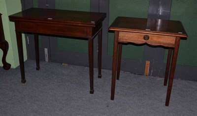 Lot 460 - Georgian mahogany tea table and a single drawer side table