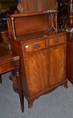 Lot 486 - A reproduction Georgian chiffonier