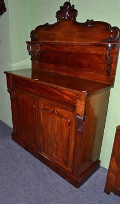 Lot 606 - Victorian mahogany chiffonier