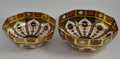 Lot 53 - One large and one medium Royal Crown Derby 'Imari' pattern 1128 octagonal bowls