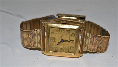 Lot 119 - A gent's wristwatch with case stamped '18K'
