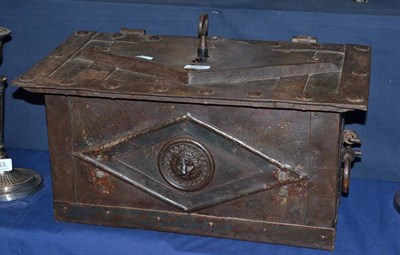 Lot 257 - 17th century strong box with key