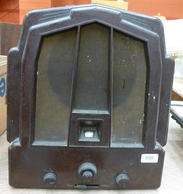 Lot 509 - A Bakelite radio